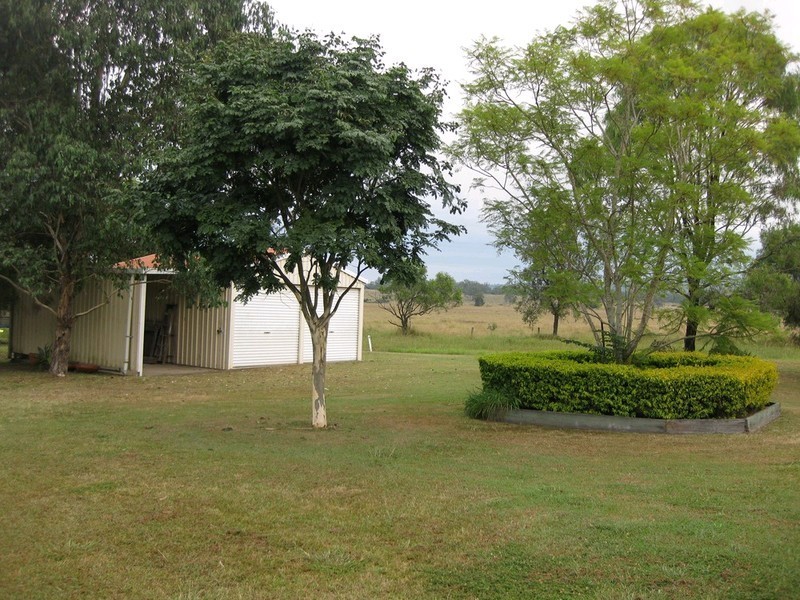 28 Flame Tree Court, Walloon QLD 4306