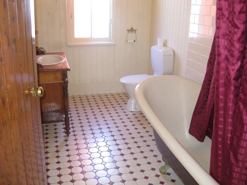 10 Darling Street, East Ipswich QLD 4305