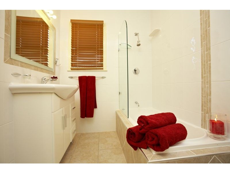 11 Trumpy Street, Silkstone QLD 4304