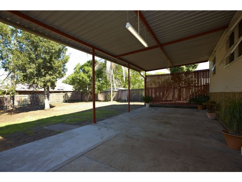 11 Trumpy Street, Silkstone QLD 4304