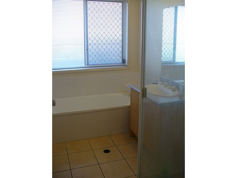 1 Schoolside Place, Bracken Ridge QLD 4017