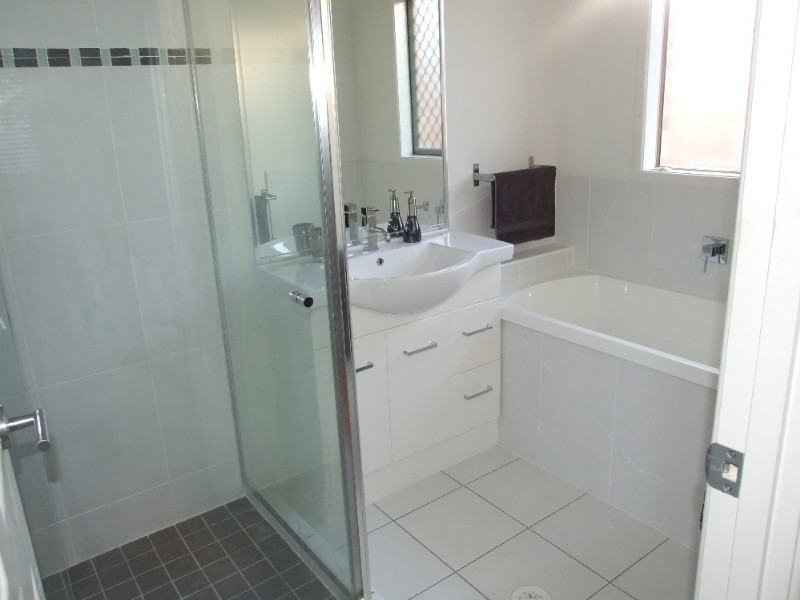 24 Fir Place, Warner QLD 4500