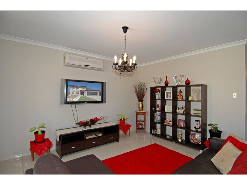 2 Petrie Crescent, Aspley QLD 4034