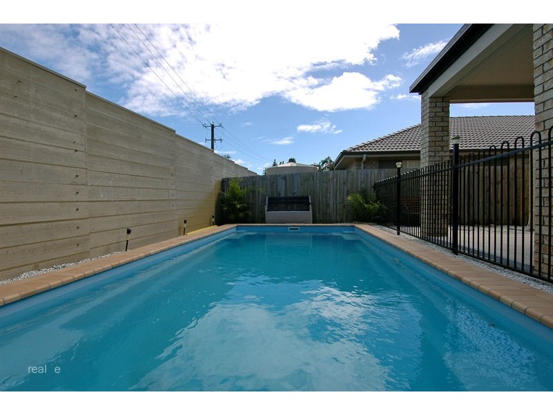 2 Petrie Crescent, Aspley QLD 4034