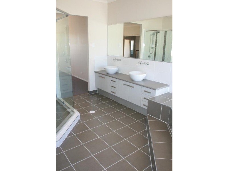 Bridgeman Downs QLD 4035