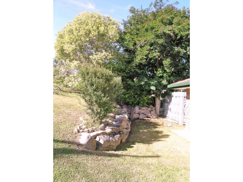 4 Lucas Court, Kallangur QLD 4503