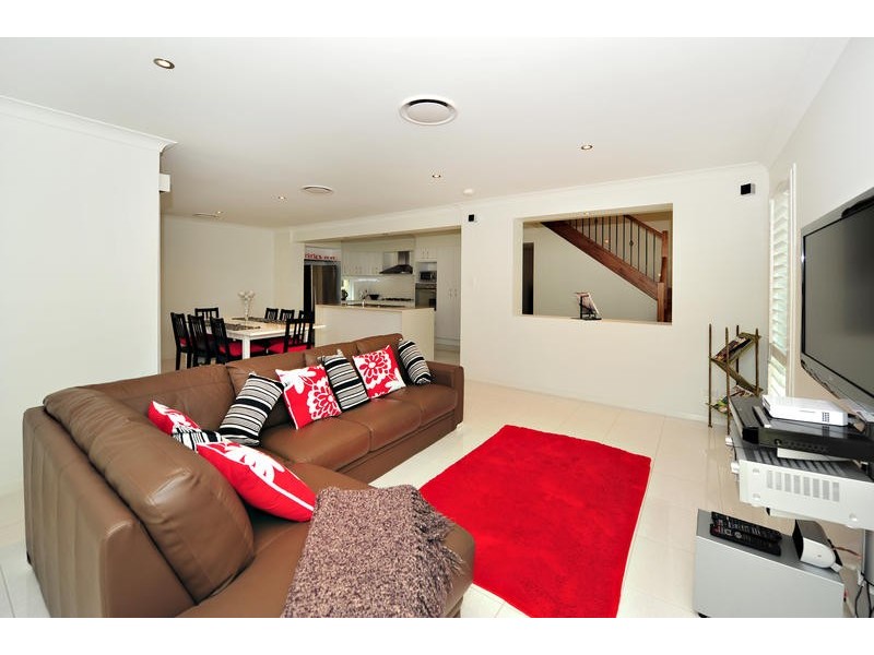 27 Petrie Crescent, Aspley QLD 4034