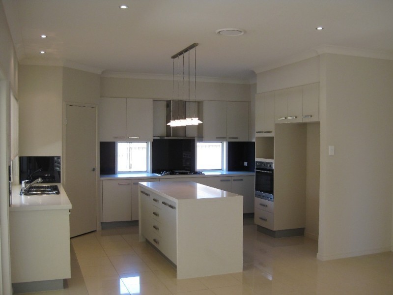 7 Apulia Place, Bridgeman Downs QLD 4035