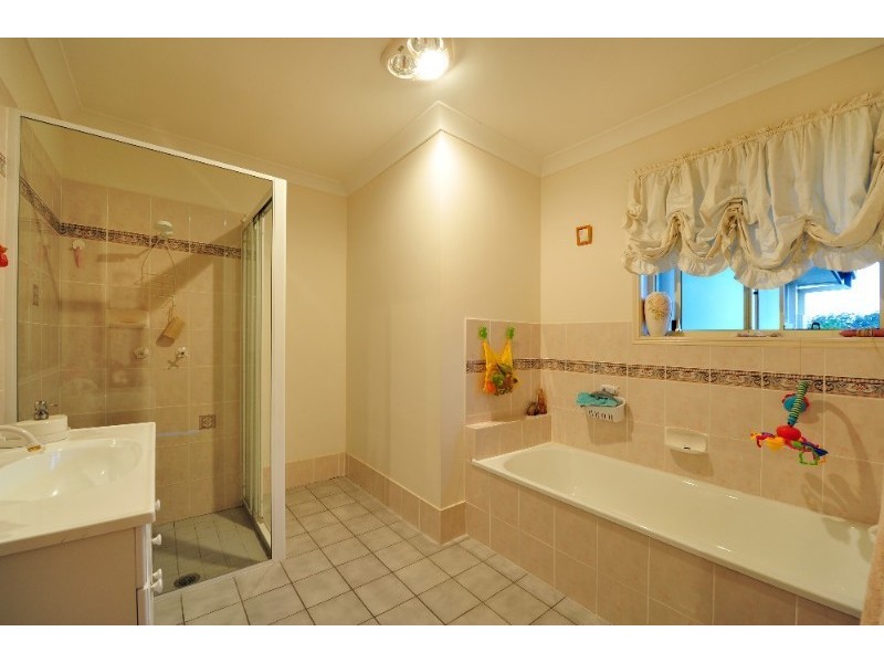 21 Oxford Crescent, Bridgeman Downs QLD 4035