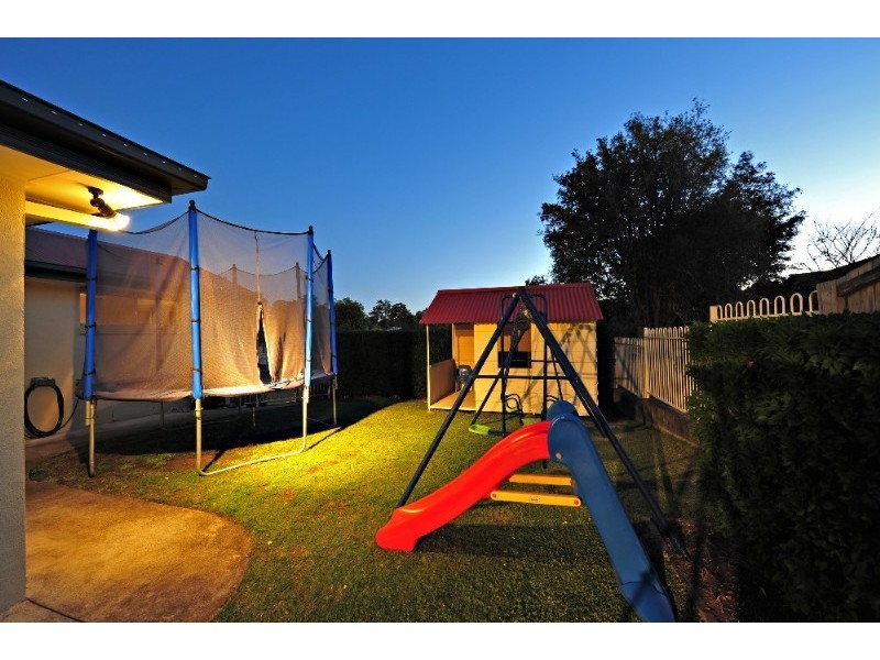 21 Oxford Crescent, Bridgeman Downs QLD 4035