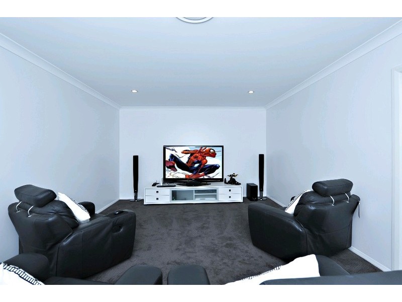 15 Silverbirch Place, Bridgeman Downs QLD 4035