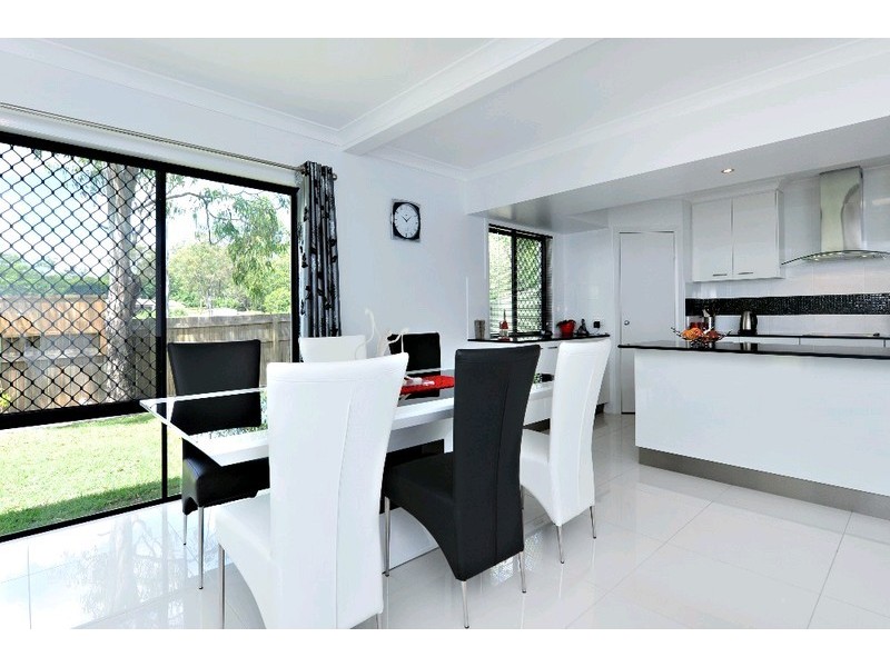 15 Silverbirch Place, Bridgeman Downs QLD 4035