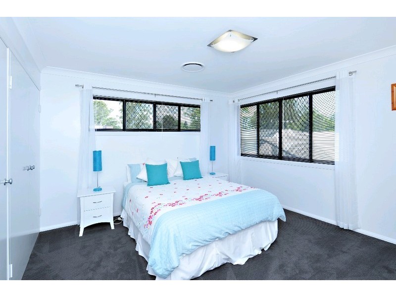 15 Silverbirch Place, Bridgeman Downs QLD 4035