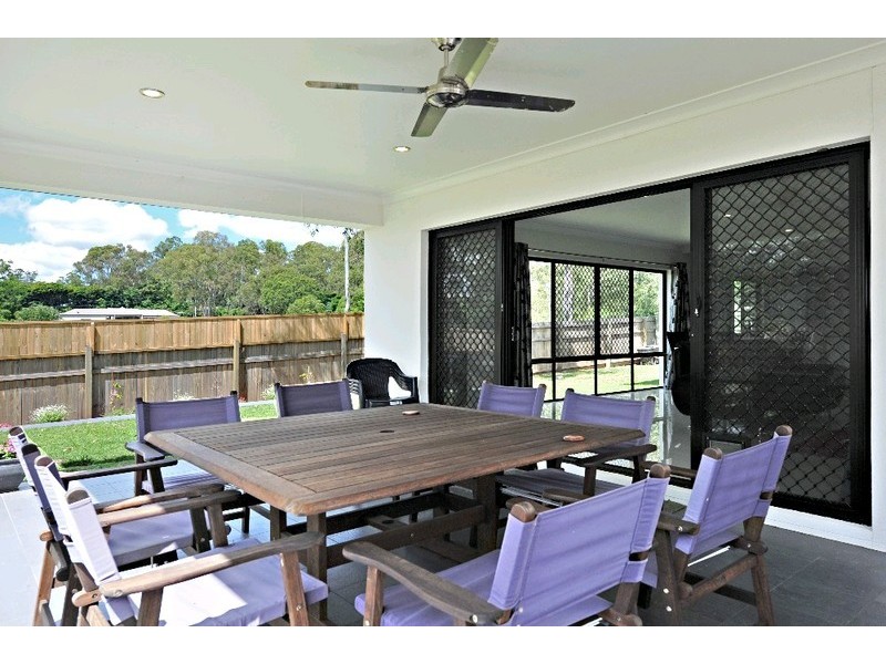 15 Silverbirch Place, Bridgeman Downs QLD 4035