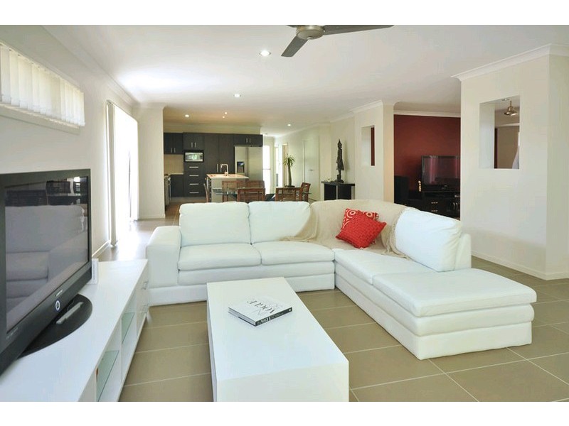 9 Booyong Place, Bridgeman Downs QLD 4035