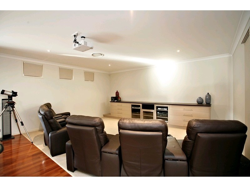 7 Hedge Court, Aspley QLD 4034