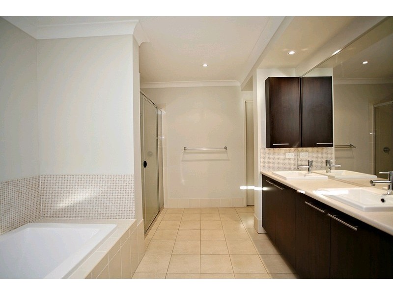 7 Hedge Court, Aspley QLD 4034
