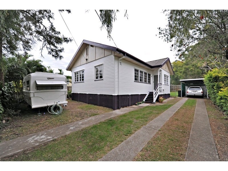 52 Unmack Street, Chermside QLD 4032