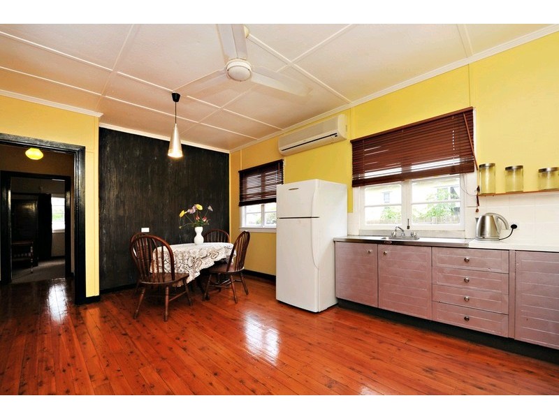 52 Unmack Street, Chermside QLD 4032