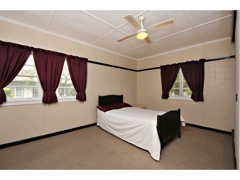 52 Unmack Street, Chermside QLD 4032