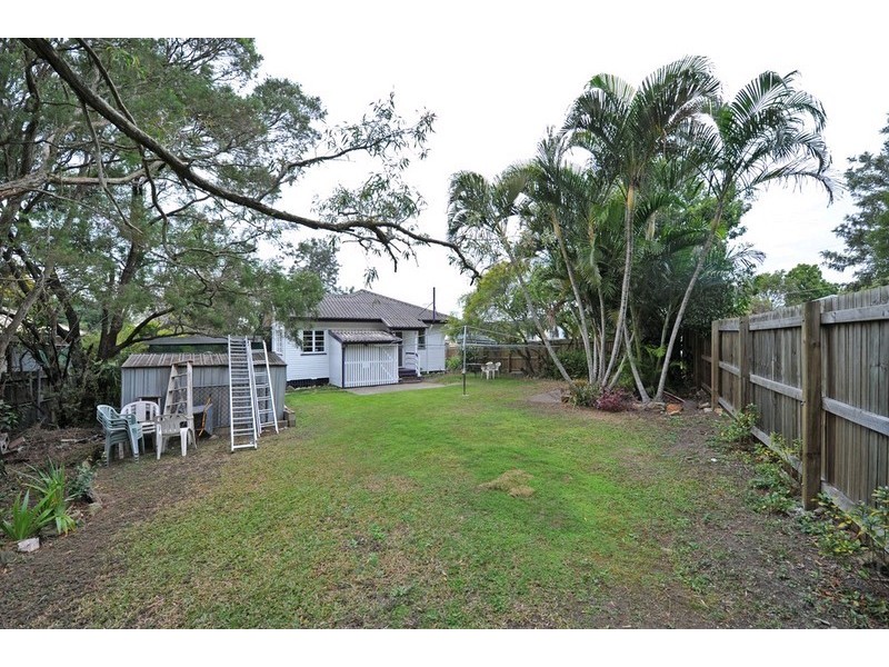 52 Unmack Street, Chermside QLD 4032
