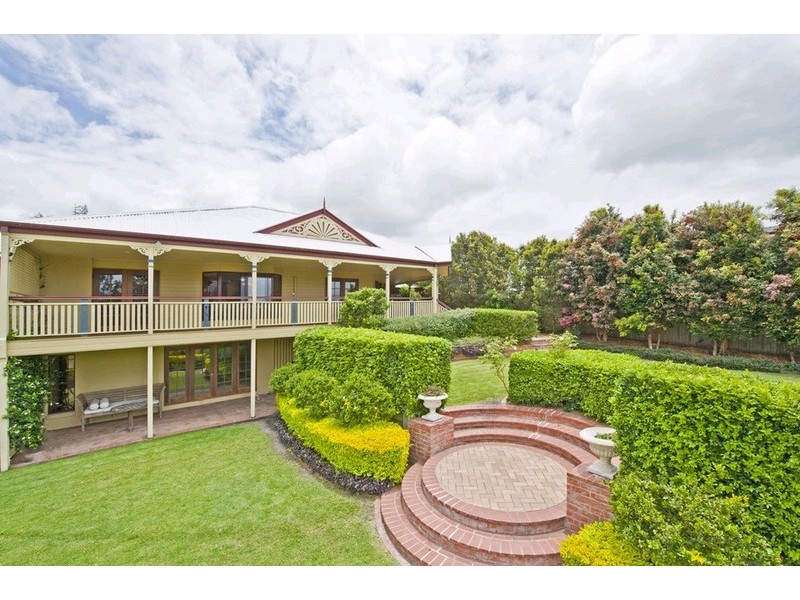 37 Alba Place, Bridgeman Downs QLD 4035