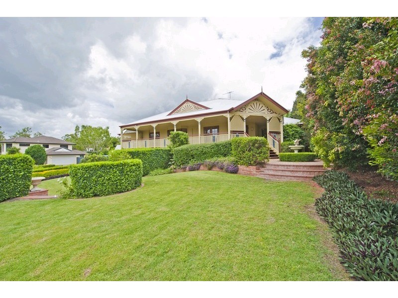 37 Alba Place, Bridgeman Downs QLD 4035