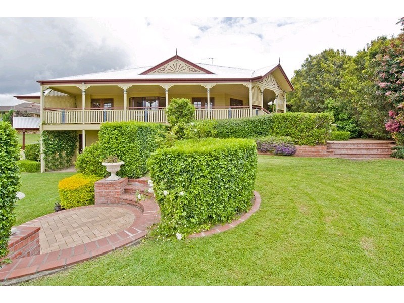 37 Alba Place, Bridgeman Downs QLD 4035