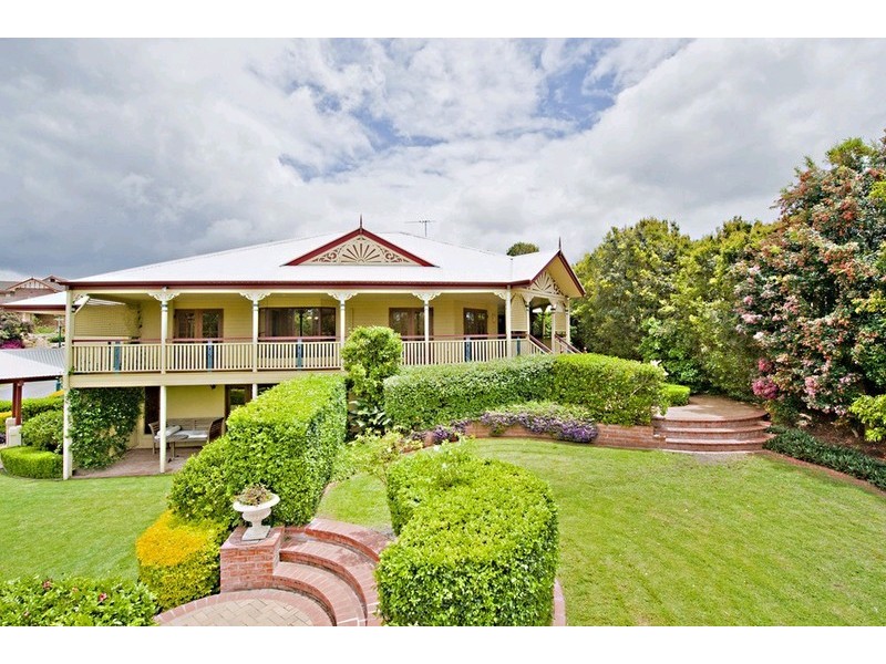 37 Alba Place, Bridgeman Downs QLD 4035