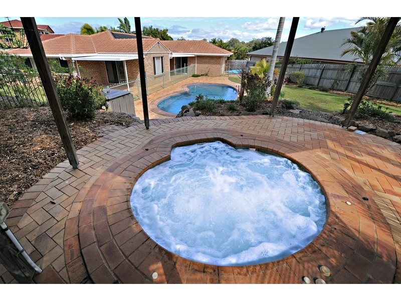 18 Myall Place, Bridgeman Downs QLD 4035