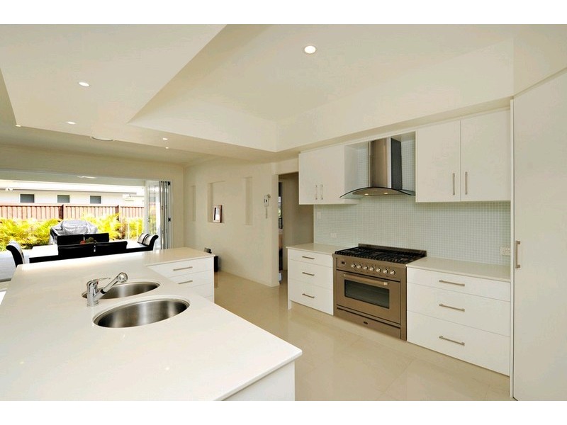 19 Apulia Place, Bridgeman Downs QLD 4035