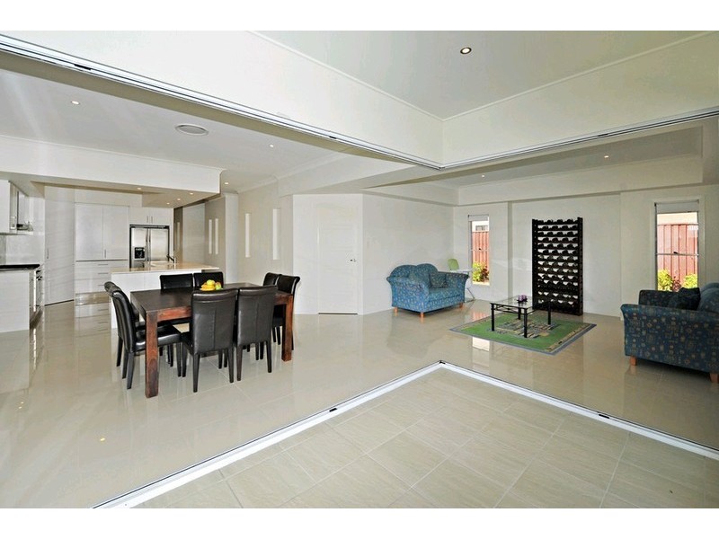 19 Apulia Place, Bridgeman Downs QLD 4035