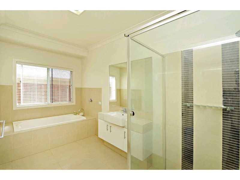 19 Apulia Place, Bridgeman Downs QLD 4035