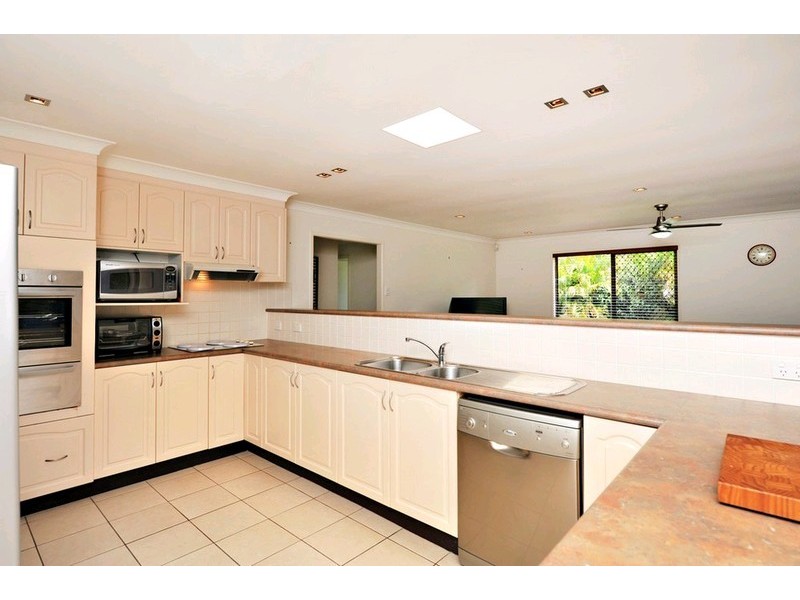 5 Salim Court, Carseldine QLD 4034