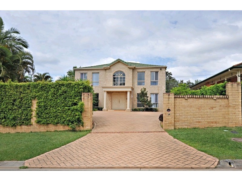 2 Jondel Close, Bridgeman Downs QLD 4035