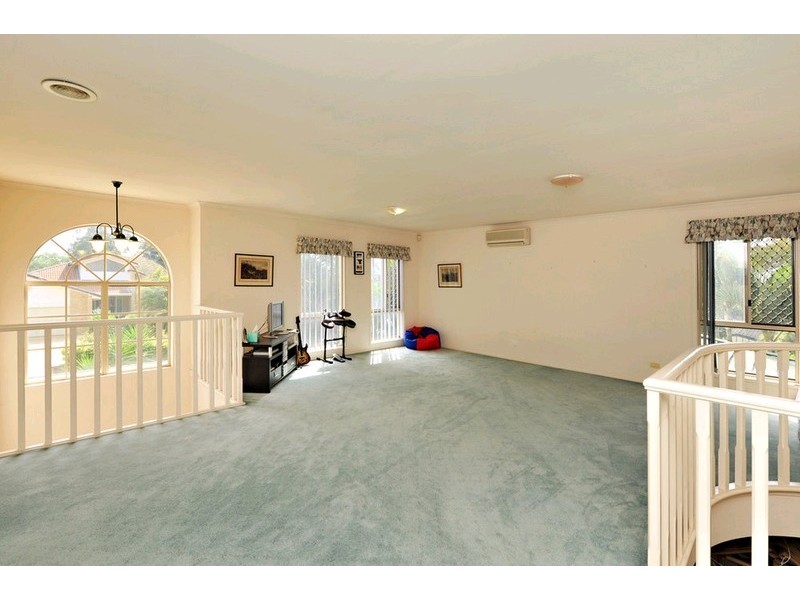 2 Jondel Close, Bridgeman Downs QLD 4035