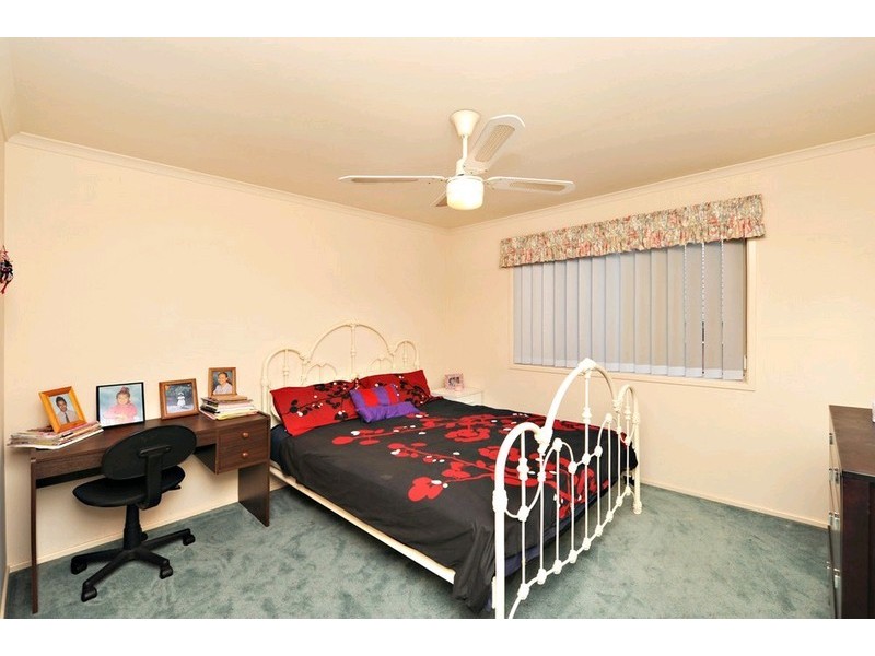 2 Jondel Close, Bridgeman Downs QLD 4035