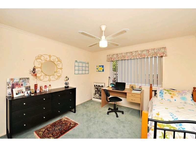 2 Jondel Close, Bridgeman Downs QLD 4035