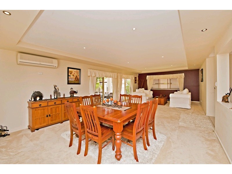 8 Estonia Avenue, Bridgeman Downs QLD 4035