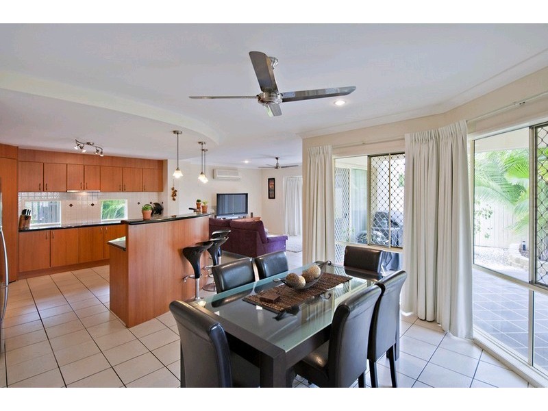 8 Estonia Avenue, Bridgeman Downs QLD 4035