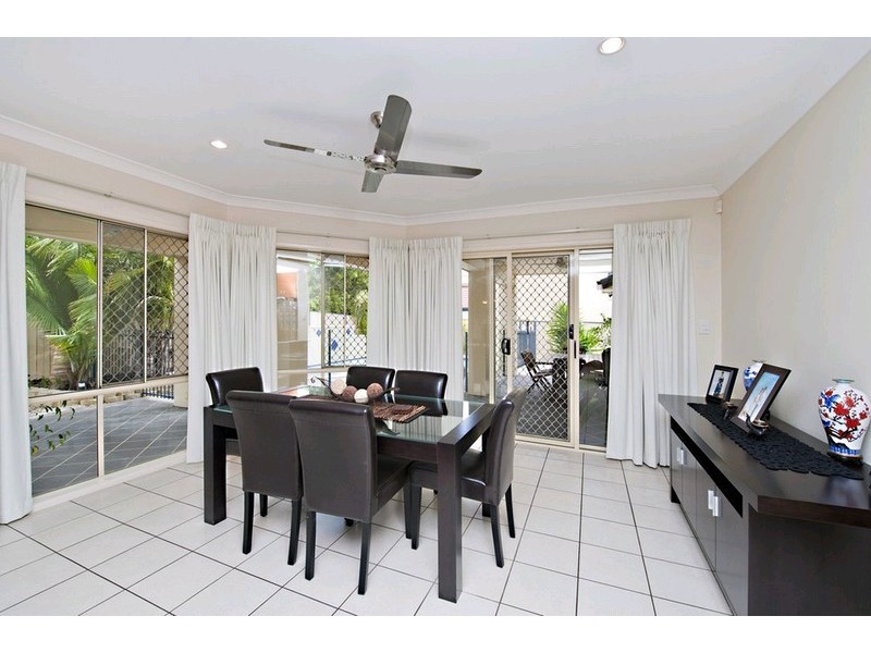 8 Estonia Avenue, Bridgeman Downs QLD 4035