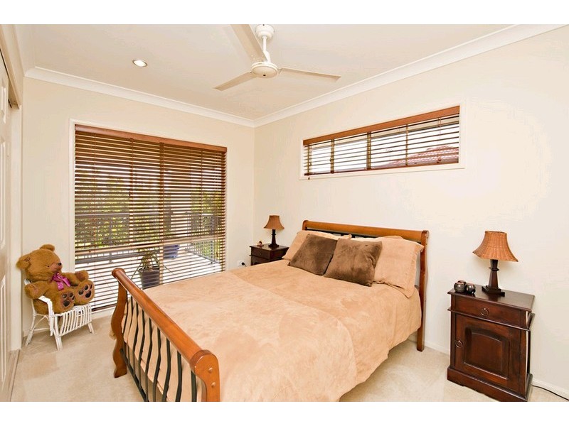 8 Estonia Avenue, Bridgeman Downs QLD 4035