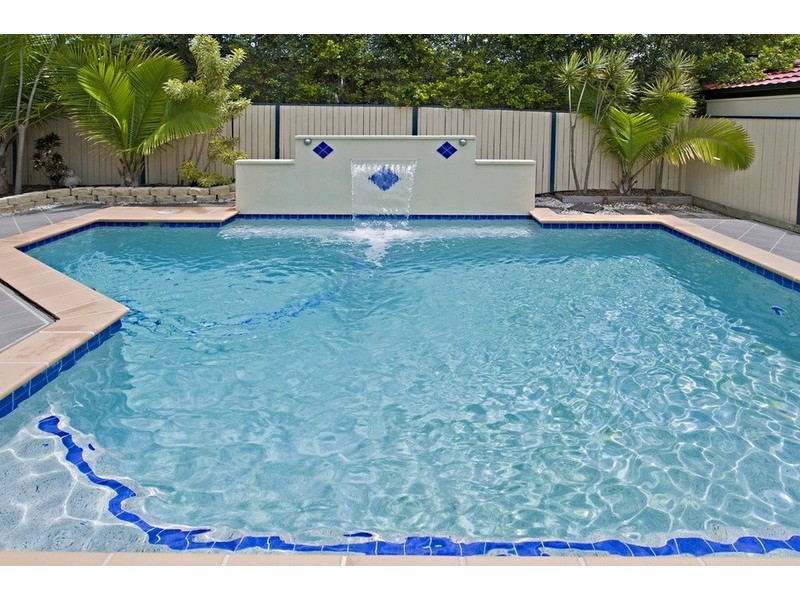 8 Estonia Avenue, Bridgeman Downs QLD 4035