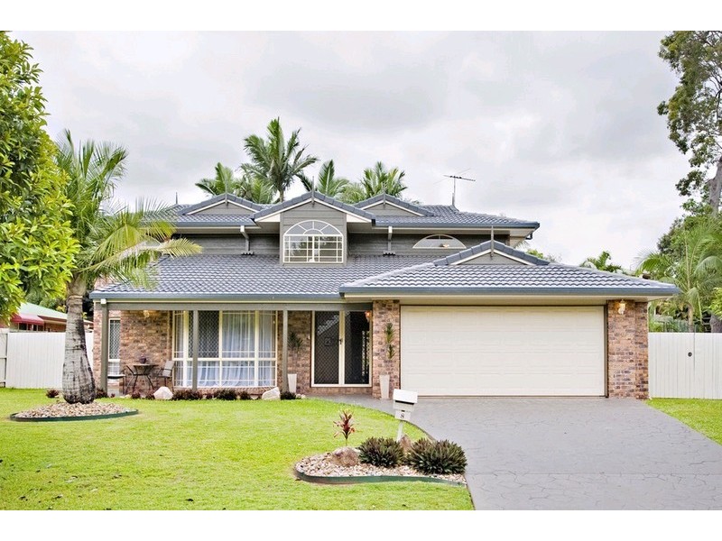 8 Peterson Place, Bridgeman Downs QLD 4035