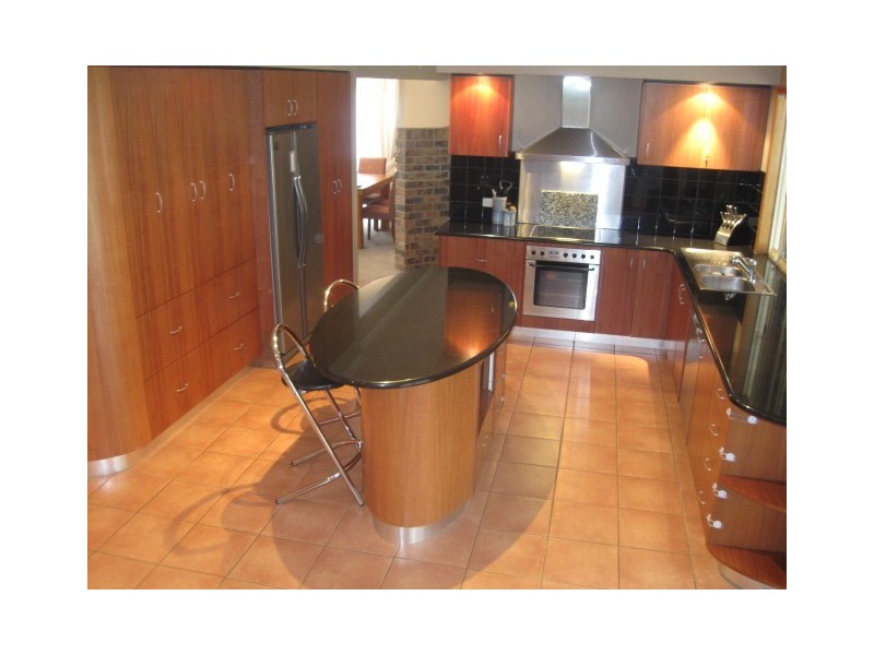 8 Peterson Place, Bridgeman Downs QLD 4035