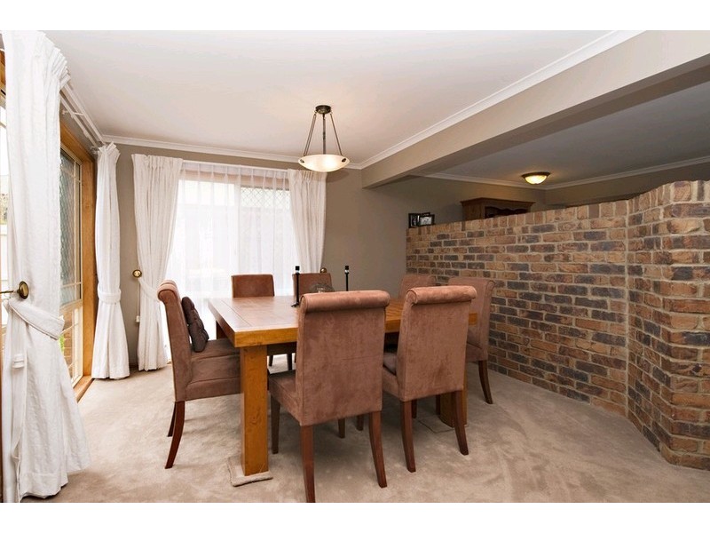 8 Peterson Place, Bridgeman Downs QLD 4035