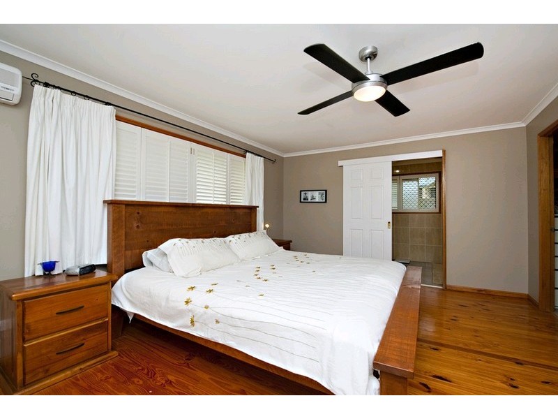 8 Peterson Place, Bridgeman Downs QLD 4035