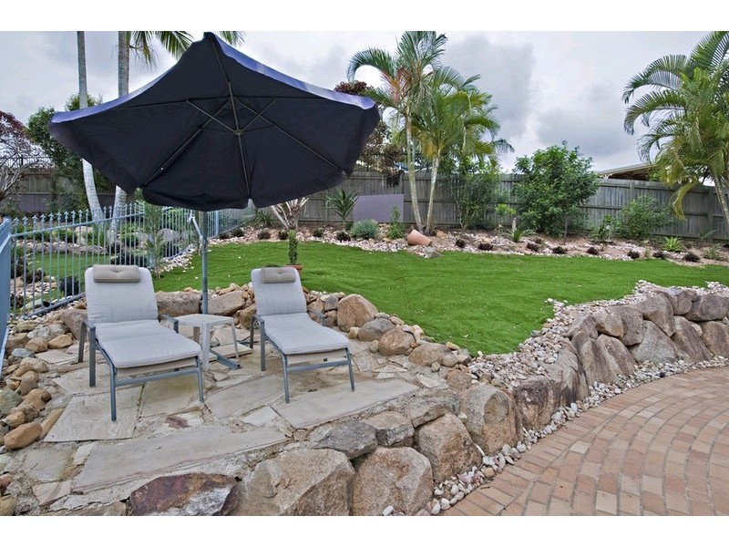 8 Peterson Place, Bridgeman Downs QLD 4035