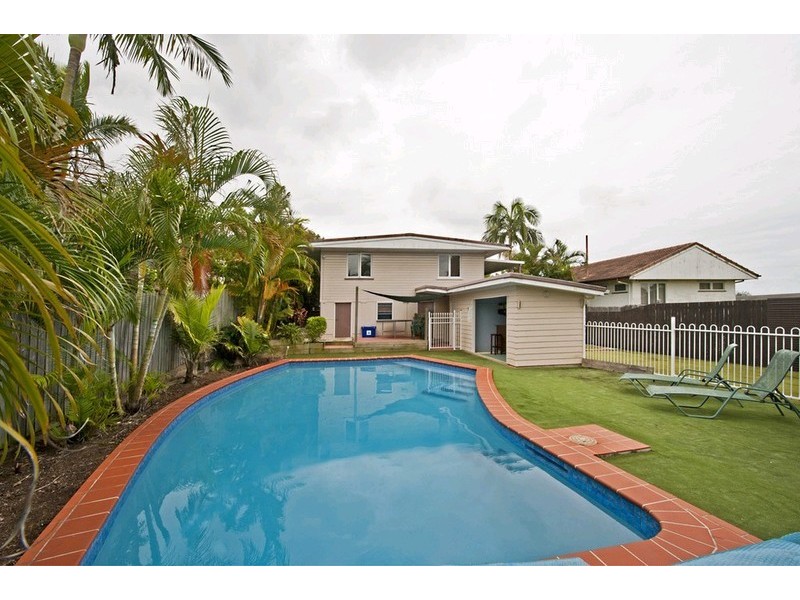 12 Eastbourne Street, Chermside West QLD 4032