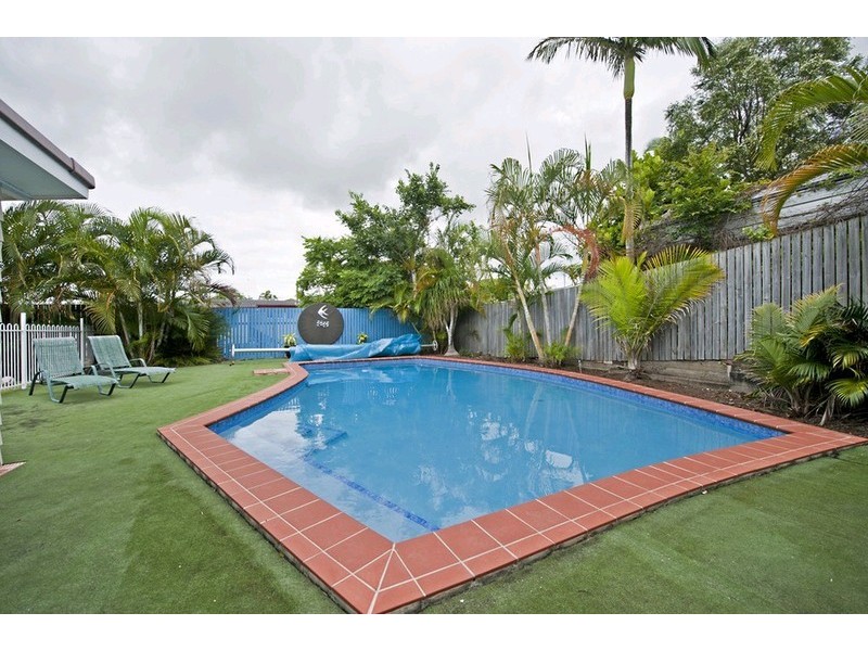 12 Eastbourne Street, Chermside West QLD 4032